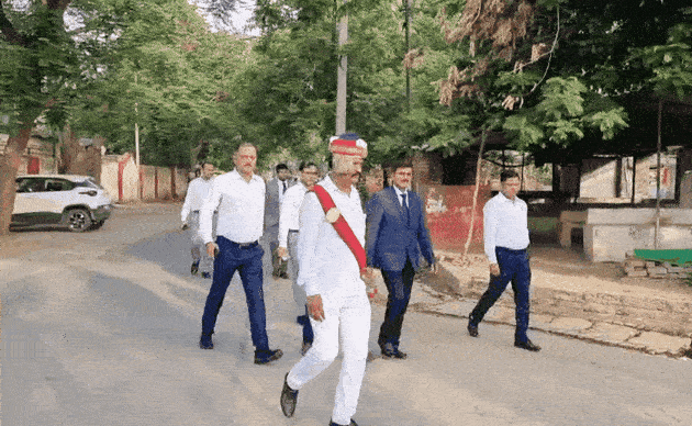 pratapgarh judicial officers and judges walking to court in up pratapgarh judicial officers and judges walking to court in up