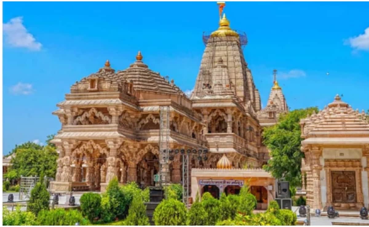 मंदिर को 337 करोड़ का महादान, 34 सालों में 520 गुना बढ़ा भगवान का 'प्रॉफिट', नोट गिनने में 200 लोग जुटे