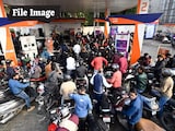 नैनीताल का सूखाताल पेट्रोल पंप भी सूख गया!, ईंधन भरवाने आ रहे वाहनों के लिए लिमिट भी तय,जानिए वजह नैनीताल का सूखाताल पेट्रोल पंप भी सूख गया!, ईंधन भरवाने आ रहे वाहनों के लिए लिमिट भी तय,जानिए वजह