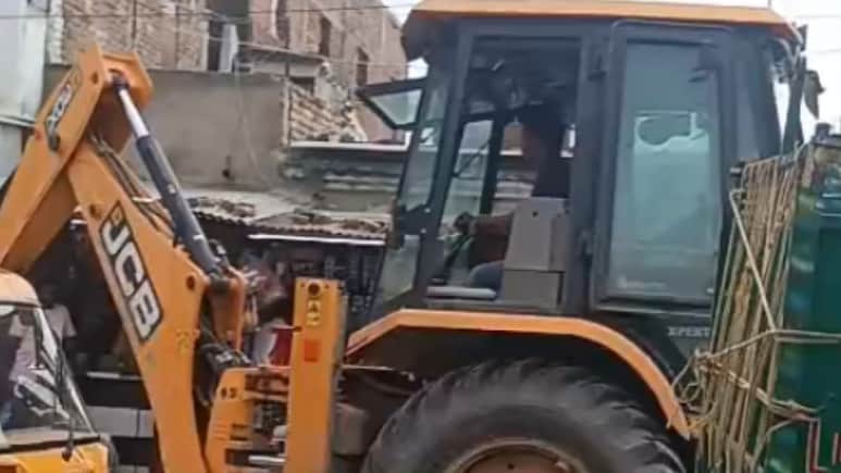 ब&zwj;िहार में चलने लगा सम्राट का बुलडोजर, सरकारी जमीन से हटाया अत&zwj;िक्रमण&nbsp;
