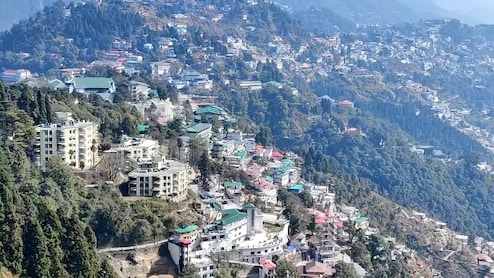 उत्तराखंड के पहाड़ों पर भी चढ़ रहा पारा, फिर भी क्यों उमड़ रही सैलानियों की भारी भीड़? जानिए वजह