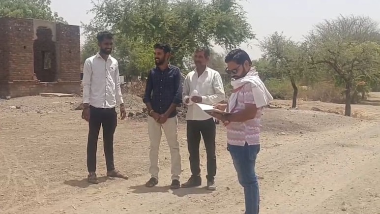 झालावाड़: मनरेगा में बड़ा खेल! सरपंच पर सचिव के फर्जी साइन कर मस्टररोल निकालने का आरोप, मौके से मजदूर गायब