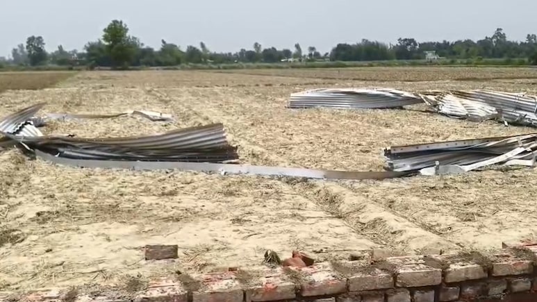 बस्ती में तेज आंधी से हवा में उड़ी 3.80 करोड़ की पानी टंकी, 100 मीटर दूर जाकर गिरी