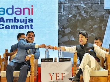 Adani Group MP Investment: 4 साल से चर्चा, अदाणीजी से गुहार, सिंधिया ने बताया गुना कैसे आई सीमेंट फैक्टरी
