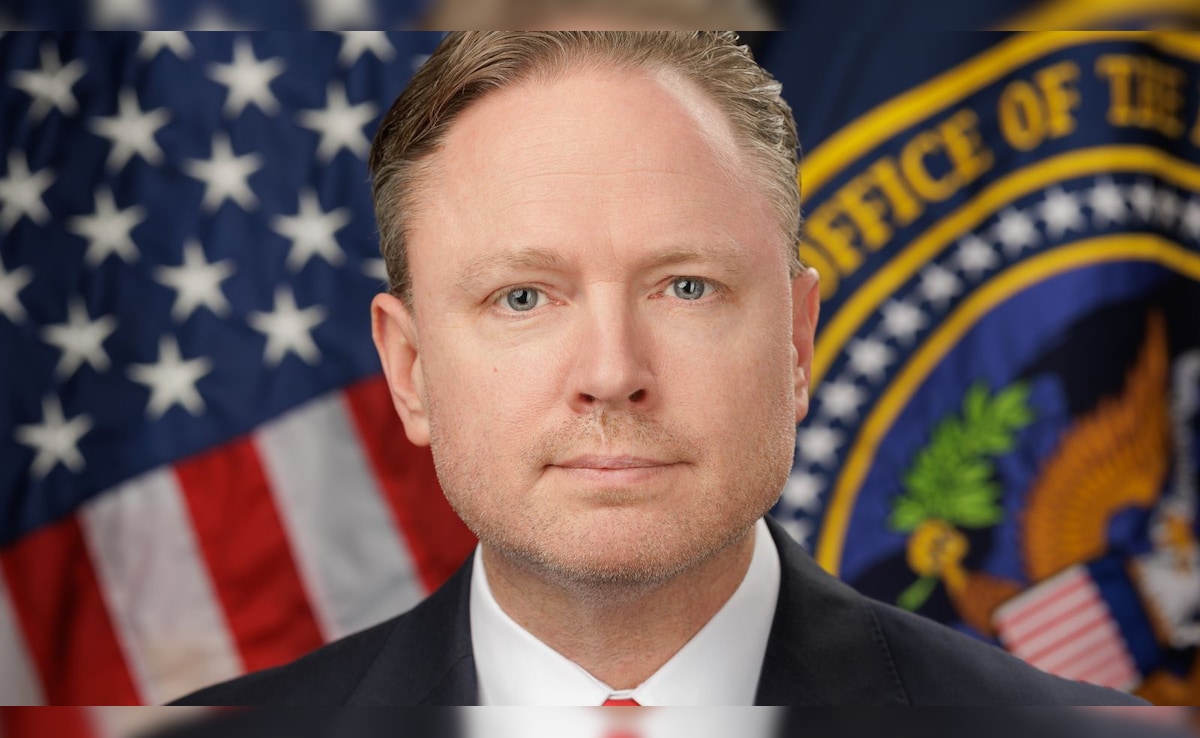 Ex-CIA Officer Aaron Lukas To Replace Tulsi Gabbard As Acting US Intelligence Chief