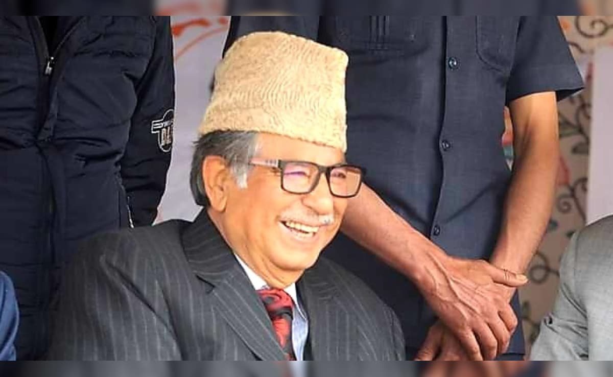 कश्मीर में  MLA की पत्नी और बेटे के खिलाफ FIR, सरकारी अस्पताल पर लगा दिया था ताला