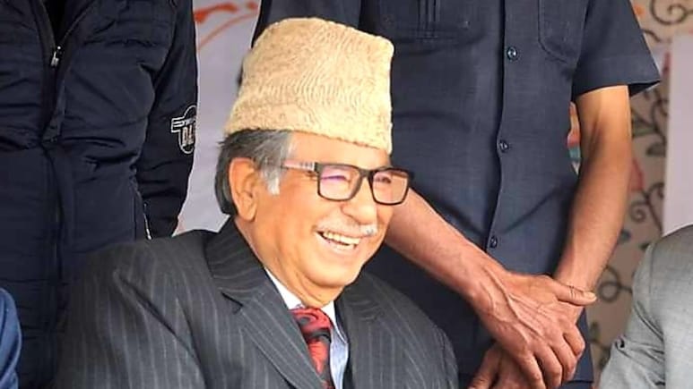 कश्मीर में  MLA की पत्नी और बेटे के खिलाफ FIR, सरकारी अस्पताल पर लगा दिया था ताला