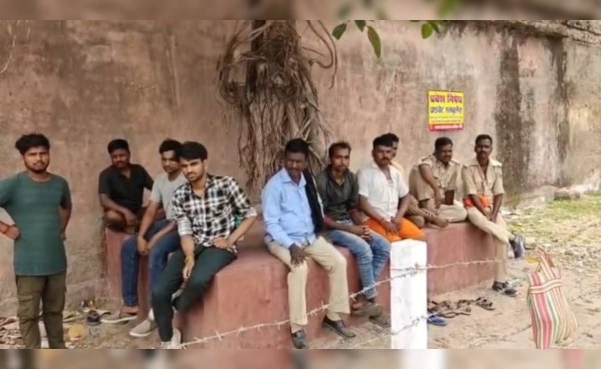 मोबाइल गेम बना मौत का खेल, 10वीं के छात्र की हत्या कर बांस झाड़ी में फेंका शव, 2 दोस्त को हिरासत में लिया — WellsTrack