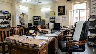 कुर्सी पर सफेद तौलिया लगाने का रिवाज कहां से शुरू हुआ? सीएम थलापति विजय ने जिससे बनाई दूरी
