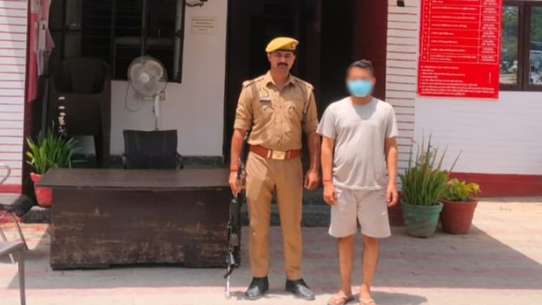 Uttar News: 12वीं की छात्रा से डॉक्टर ने किया रेप, डिप्टी CM के निर्देश पर अस्पताल सील, डिग्री होगी जब्त