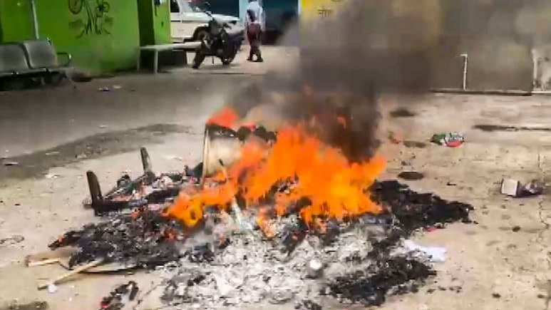 चुनाव बाद बंगाल हिंसा में 2 की मौत, एक्शन में इलेक्शन कमीशन, चीफ सेक्रेटरी से लेकर DGP को जारी कड़ा फरमान