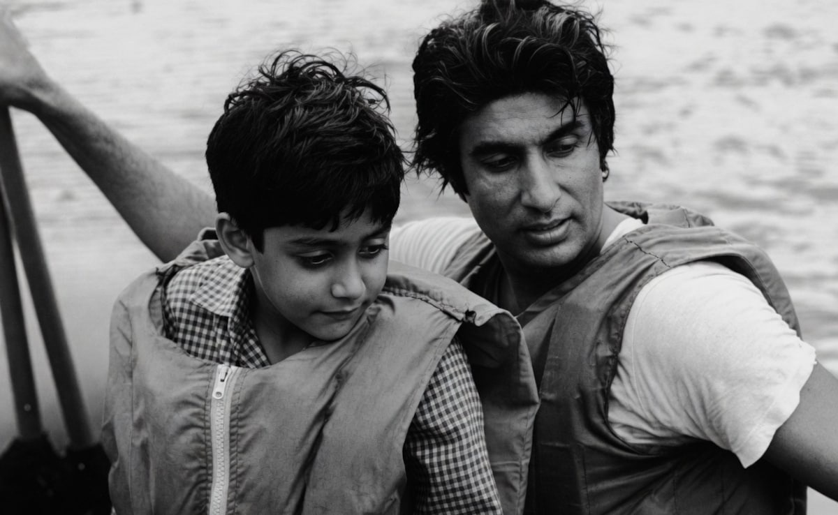 अमिताभ बच्चन और अभिषेक बच्चन की 11 फोटो, बचपन से जवानी तक बिग बी ने लाडले एबी पर यूं लुटाया प्यार