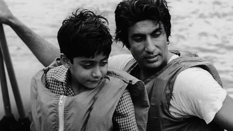 अमिताभ बच्चन और अभिषेक बच्चन की 11 फोटो, बचपन से जवानी तक बिग बी ने लाडले एबी पर यूं लुटाया प्यार