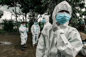 भारतात Ebola Virusची एण्ट्री? युगांडाहून बंगळुरूत आलेल्या महिलेमध्ये आढळली ही लक्षणे; रक्ताचे नमुने पाठवले पुण्यात