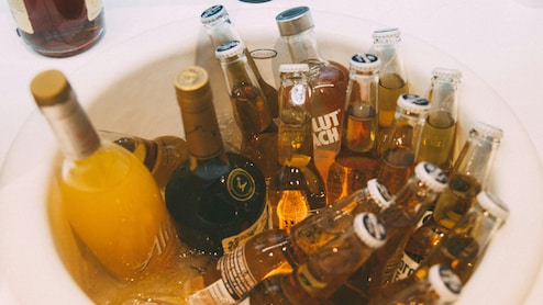 SC Seeks Centre's Response On Plea To Ban Sale Of Liquor In Tetra Packs, Sachets
