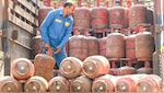 LPG Rules: 1 जून से LPG के बदल रहे नियम, अब होगा एक घर, एक कनेक्‍शन, जानिए क्या-क्या बदलाव होंगे