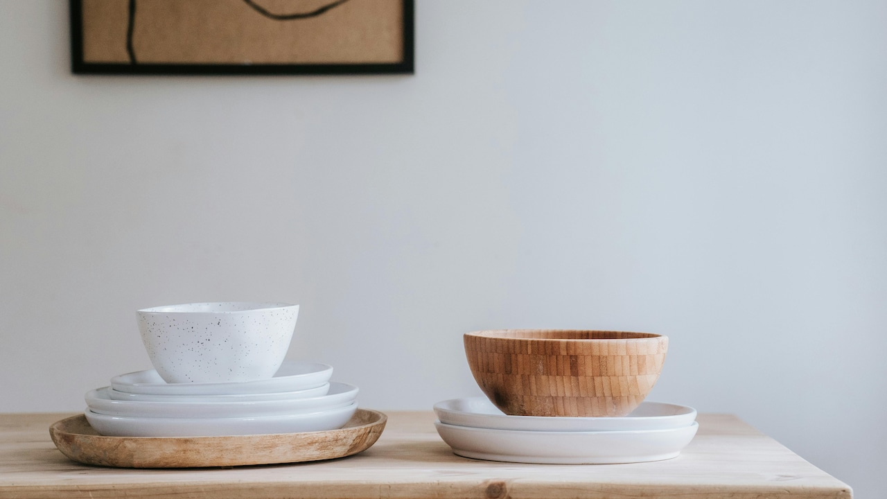 Wooden Salad Bowls Look Elegant: But Are They Hygienic Enough For Everyday Use? Wooden Salad Bowls Look Elegant: But Are They Hygienic Enough For Everyday Use?
