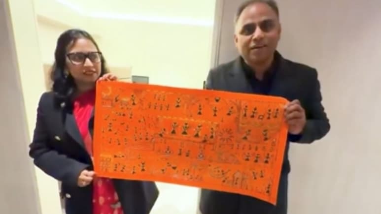 विदेश में भी राम का रंग, नीदरलैंड में भारतीय ने वारली आर्ट में उकेरी पूरी रामायण
