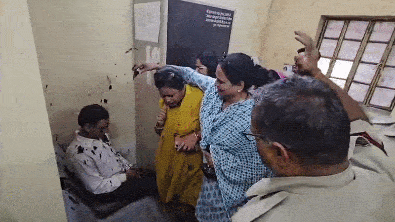 अजमेरः थाने में कांग्रेस नेता पर स्याही डालने के मामले में SP ने लिया एक्शन, 3 पुलिसकर्मियों पर गिरी गाज