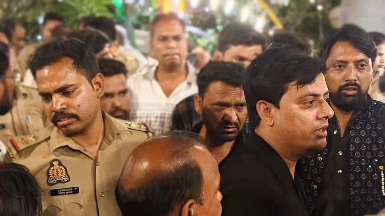 मंडप में बवाल: वरमाला के दौरान गिरा दूल्हा हुआ बेहोश. दुल्हन ने शराब पीने का आरोप लगाकर तोड़ी शादी&nbsp;