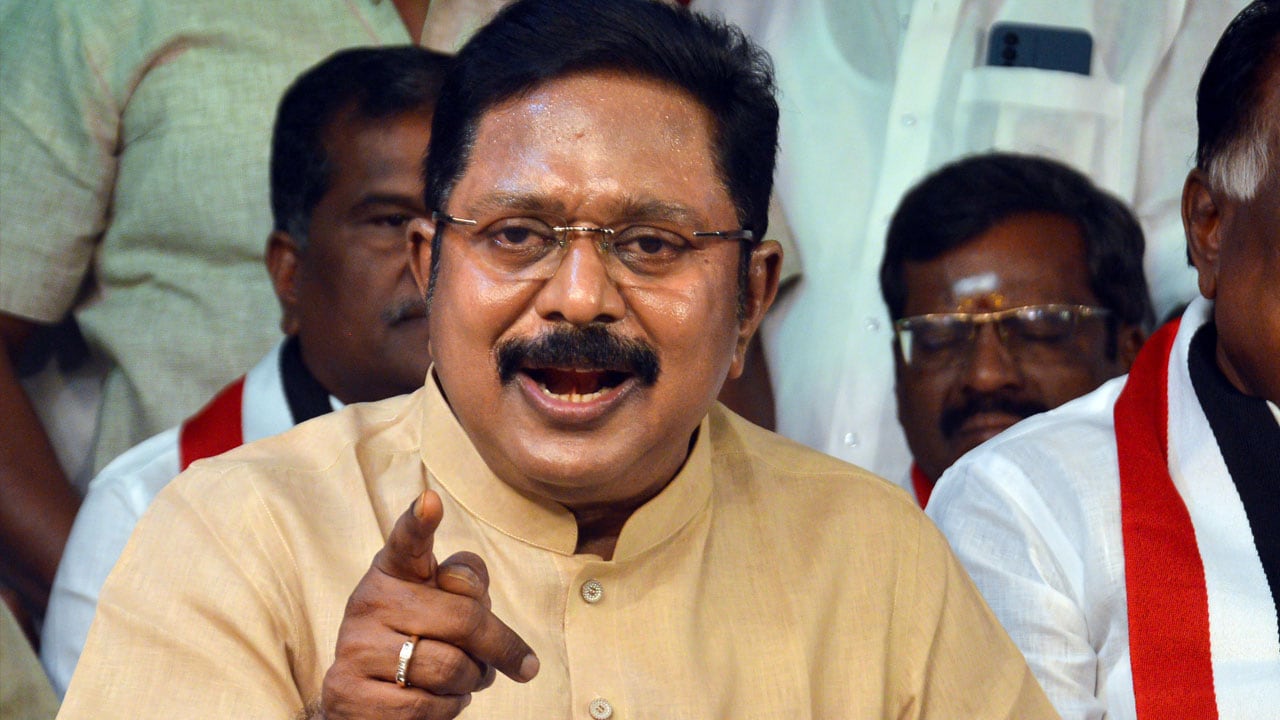 AMMK Chief Dhinakaran To Address Media At 11 AM Amid Tamil Nadu Political Developments