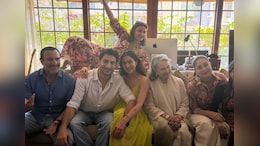 Soha Ali Khan Goes To Kareena Kapoor For Gossips, Saif Ali Khan For Relationship Advice
