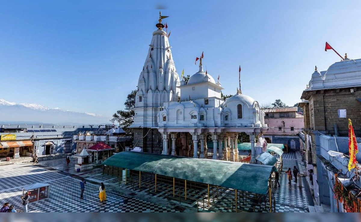 कांगड़ा में माता बज्रेश्वरी के दरबार में चढ़ा 100 ग्राम सोने का हार, पांडवों से जुड़ा है इस शक्तिपीठ का इतिहास