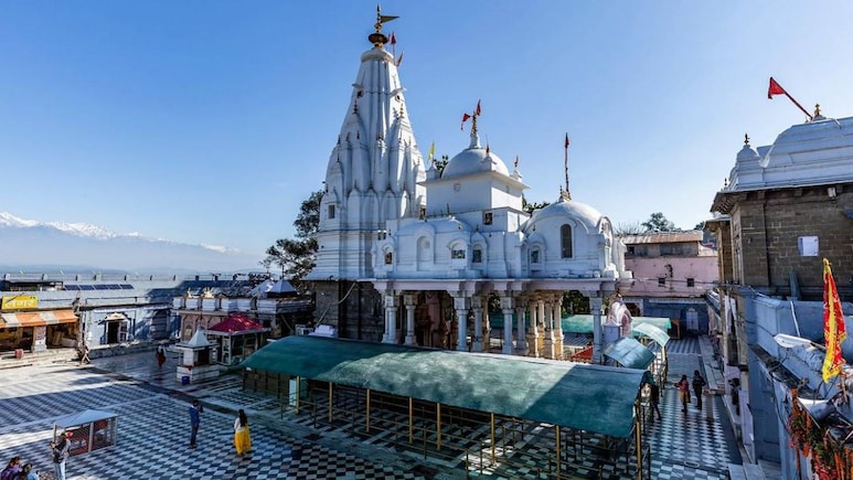 कांगड़ा में माता बज्रेश्वरी के दरबार में चढ़ा 100 ग्राम सोने का हार, पांडवों से जुड़ा है इस शक्तिपीठ का इतिहास