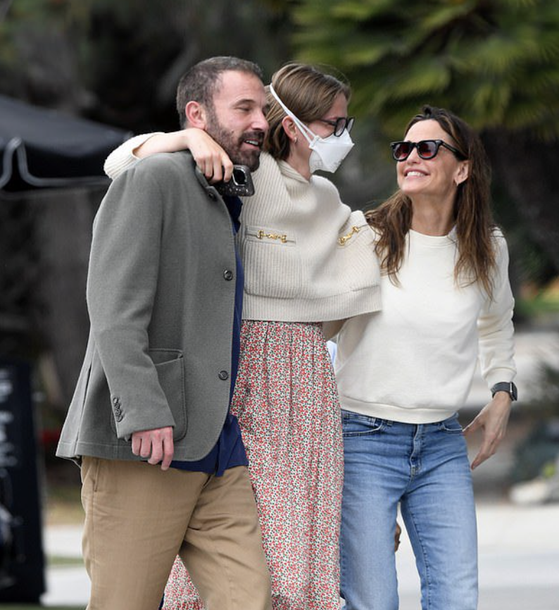 Ben Affleck And Jennifer Garner Stand Strong Beside Daughter Violet Affleck After Hospital Visit