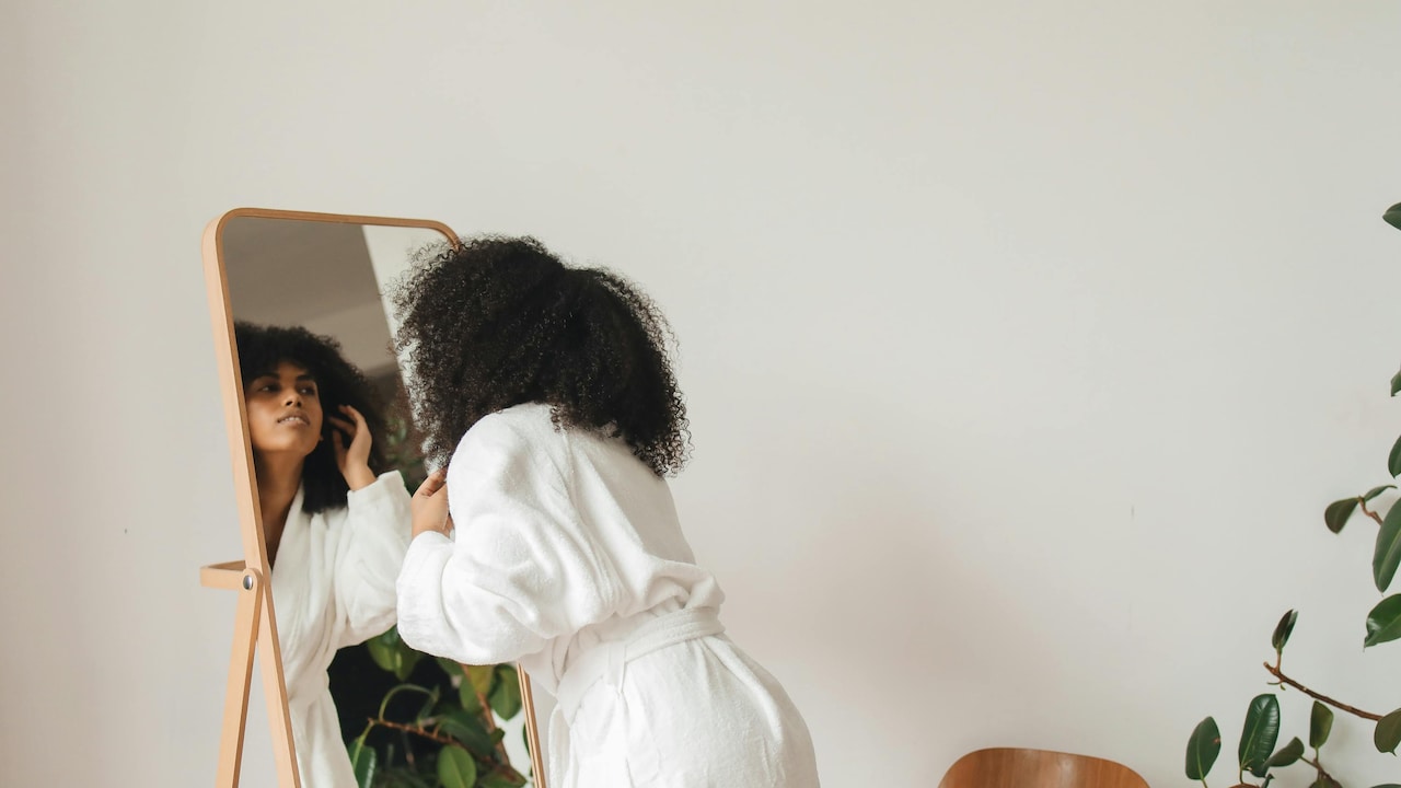 Stylish mirrors that are too good to miss on Flipkart SASA LELE Sale