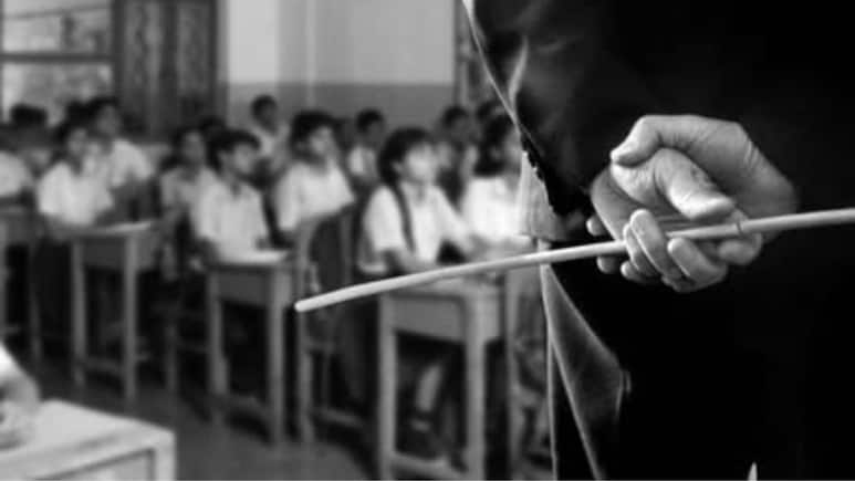सिंगापुर के स्कूलों में अब 9 साल के भी बच्चों को छड़ी से मारना नहीं होगा गलत! नए नियम में लड़कियों को छूट