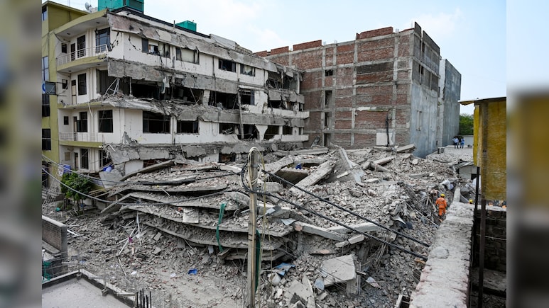 Saket Building Collapse: Death Toll Rises To Six, FIR registered, Two MCD Engineers Suspended
