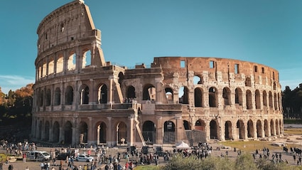 The 2000-YO Colosseum In Rome Turned From Arena Of Gladiators To World Wonder