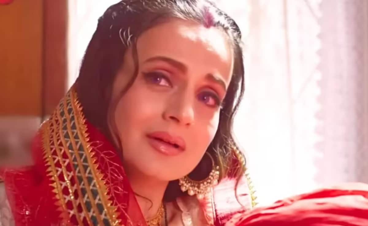 मिसाइल हमलों के बीच मस्कट में फंसी अमीषा पटेल, सोशल मीडिया पर बताई आपबीती