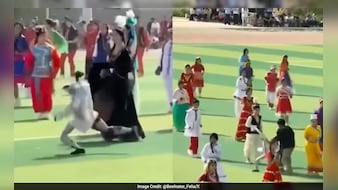 रोबोट का दिमाग हुआ खराब! डांस करते-करते करने लगा फाइटिंग, चलाए लात-घूंसे...बाल-बाल बचे स्कूली छात्र