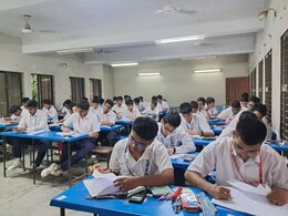 JEE Advanced 2026 Exam: JEE Advanced परीक्षा कल से, ड्रेस कोड का रखें ध्यान, इस तरह के कपड़े पहनने से बचें