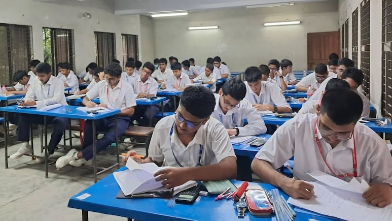 JEE Advanced 2026 Exam: JEE Advanced परीक्षा कल से, ड्रेस कोड का रखें ध्यान, इस तरह के कपड़े पहनने से बचें