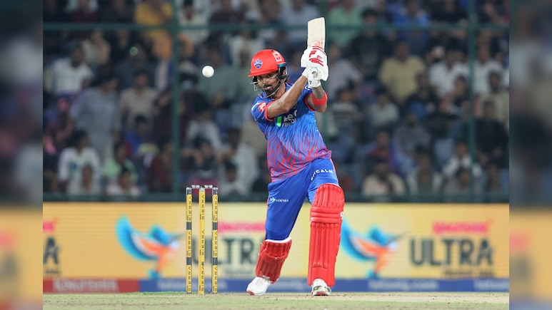 IPL 2026: बेंगलुरु का टिकट पक्का, दिल्ली ने बिगाड़ा राजस्थान का खेल, ऐसा है प्लेऑफ का समीकरण