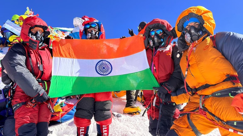 8000 मीटर ऊंचाई, बर्फ की दुश्वारियां...सबसे ऊंची चोटी के 'डेथ जोन' में इन बेटियों ने ऐसे रचा इतिहास