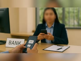 गलत पेमेंट के लिए बैंक में की शिकायत लेकिन नहीं मिला कोई रिस्पॉन्स? जानिए ऐसे में क्या लें एक्शन