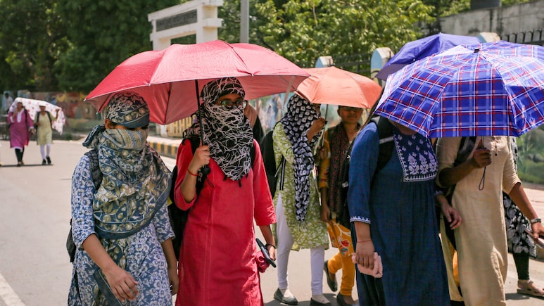 Today Weather: दिल्ली 45, बांदा 48 डिग्री, सुलगते शहरों को मिलेगी राहत, आज यूपी-पंजाब समेत इन राज्यों में बारिश का अलर्ट