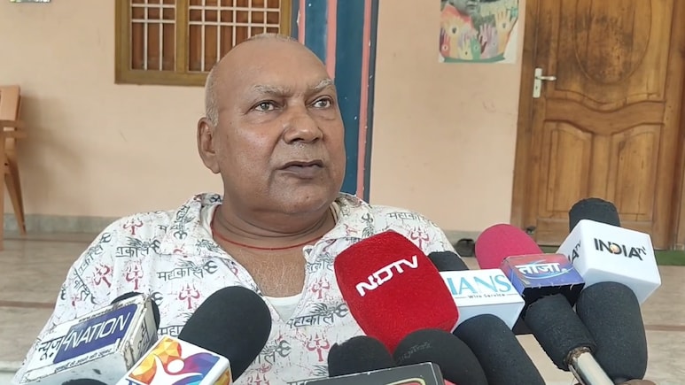 RJD विधायक बोगो सिंह के JDU दफ्तर पहुंचने से गरमाई बिहार की सियासत, दल बदलने की खबरों पर दिया ये जवाब