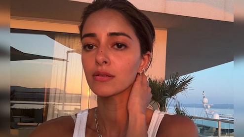 How Ananya Panday Deals With Heartbreak: "Roti Hoon,  Ice Cream Khaati Hoon, Sad Arijit Singh Ke Gaane Sunti Hoon"