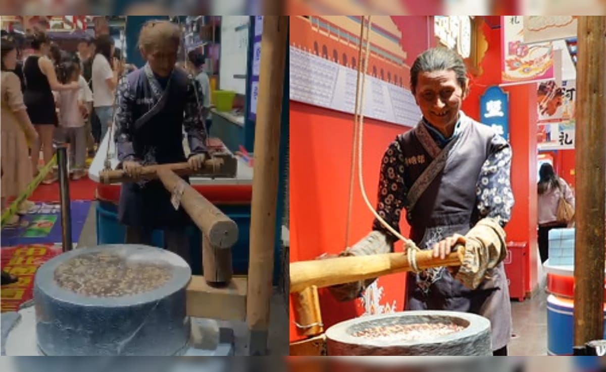 आटा चक्की पिसती बुजुर्ग महिला दिखती एकदम रियल, लगता ही नहीं कि ये रोबोट है