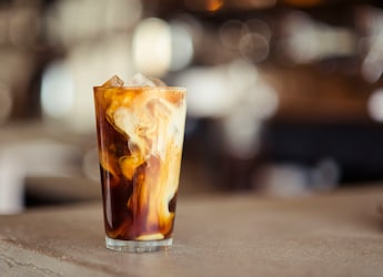 Should You Switch To Cold Coffee From Hot Coffee During Heatwave? We Asked A Nutritionist