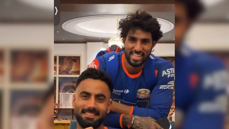 'ओए अंधेरे', मजाक-मजाक में नस्लवाद तक पहुंची अर्शदीप और तिलक की बातचीत, VIDEO