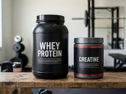 Creatine vs Whey Protein: Which One Helps You Build Muscle More Efficiently?