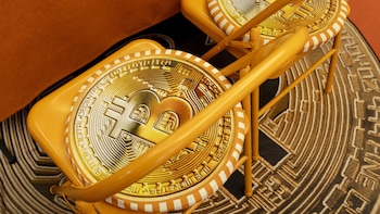Bitcoin At Two-Week Low As Crypto Liquidations Hit $500 Million