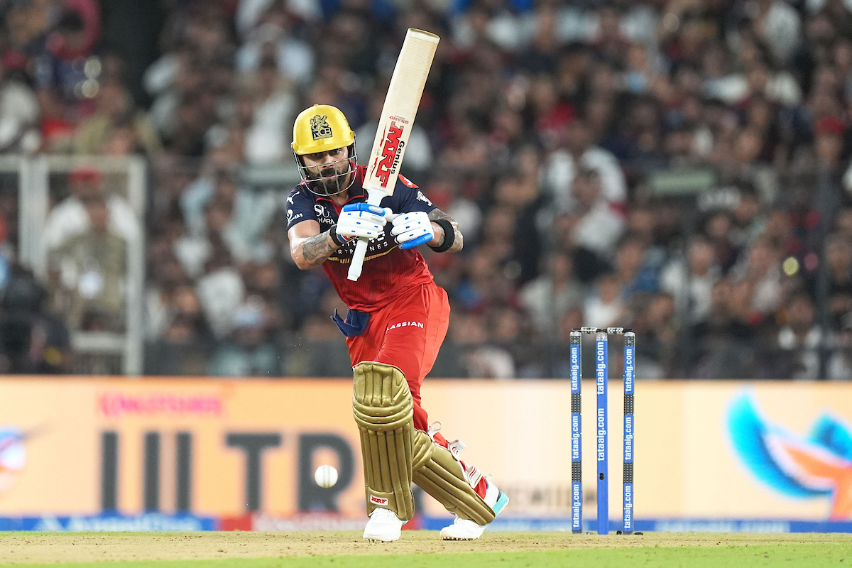 IPL Final LIVE: 4, 6, 4, 4 - RCB Opener Battles Past Pain, Kohli Joins Party