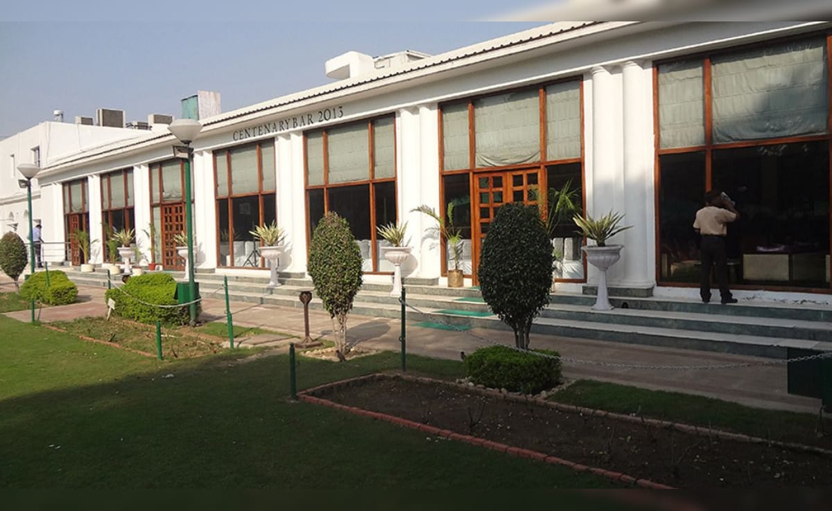 जिमखाना क्लब किसने बनवाया था? जानिए किसके नाम पर है दिल्ली के बीचोंबीच फैली 27 एकड़ जमीन